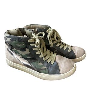 Coconuts, camo high top size 6 1/2 camo